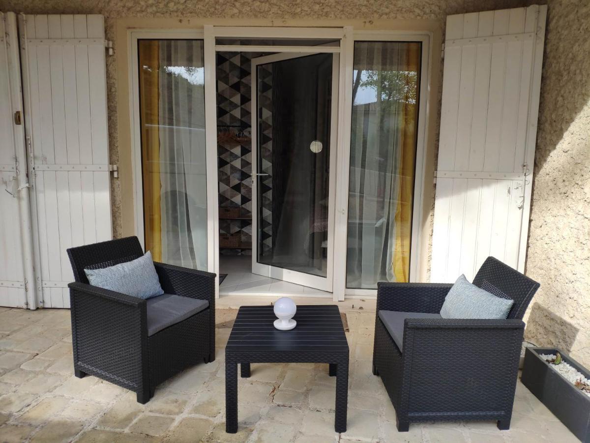La Tourelle Suite Cosy Entre Vignoble Aixois Et Luberon Le Puy-Sainte-Réparade エクステリア 写真