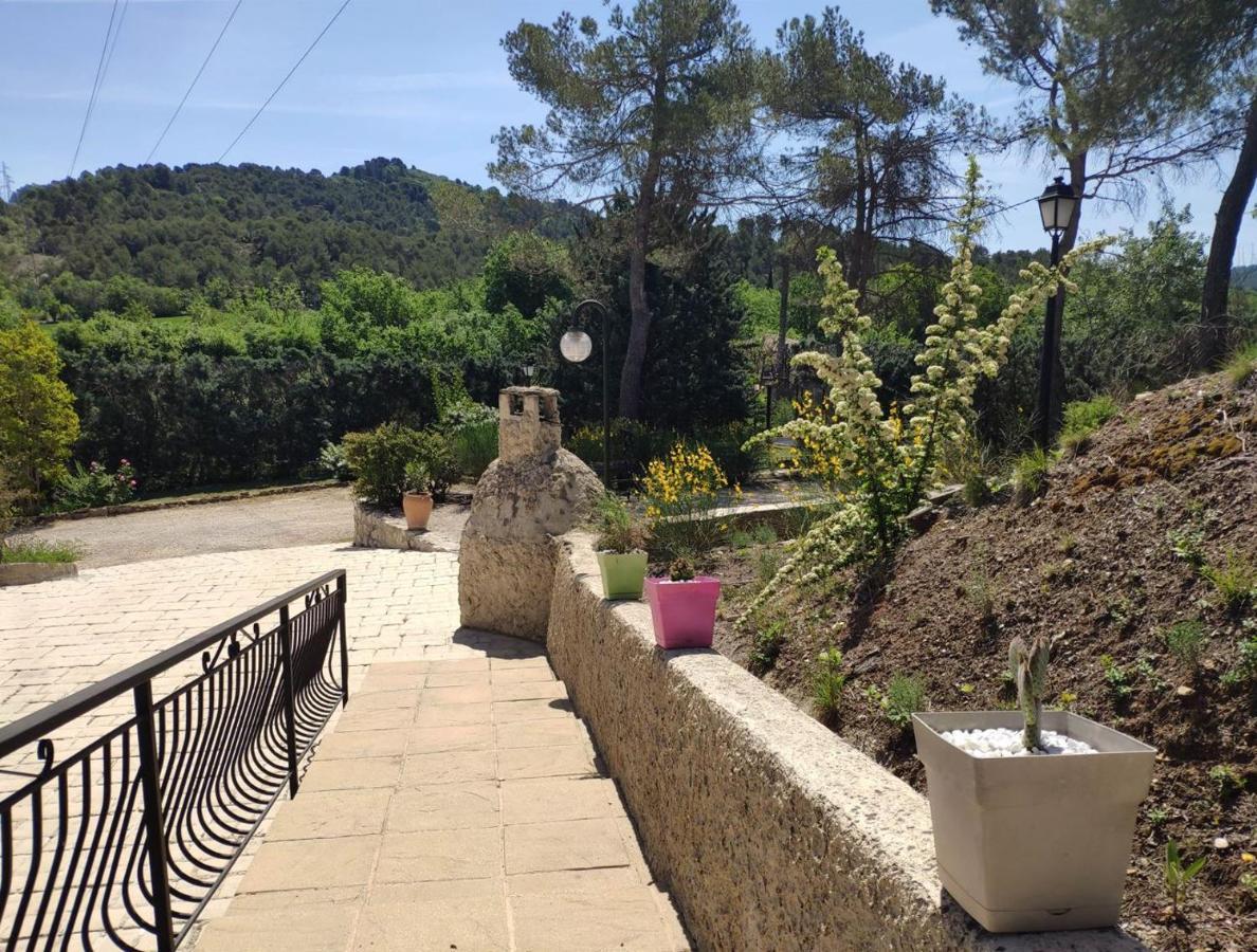 La Tourelle Suite Cosy Entre Vignoble Aixois Et Luberon Le Puy-Sainte-Réparade エクステリア 写真