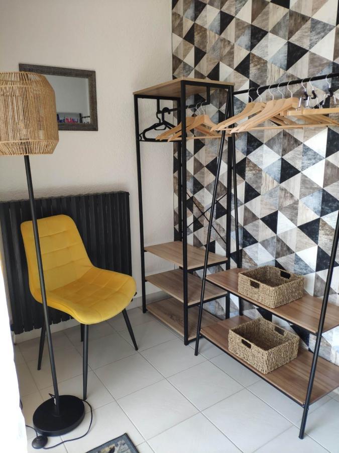 La Tourelle Suite Cosy Entre Vignoble Aixois Et Luberon Le Puy-Sainte-Réparade エクステリア 写真
