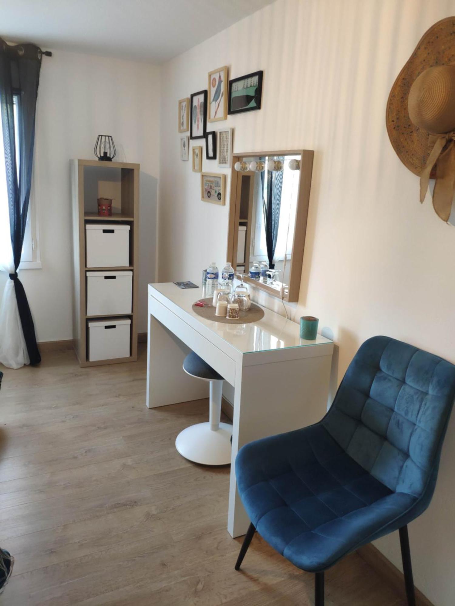 La Tourelle Suite Cosy Entre Vignoble Aixois Et Luberon Le Puy-Sainte-Réparade エクステリア 写真