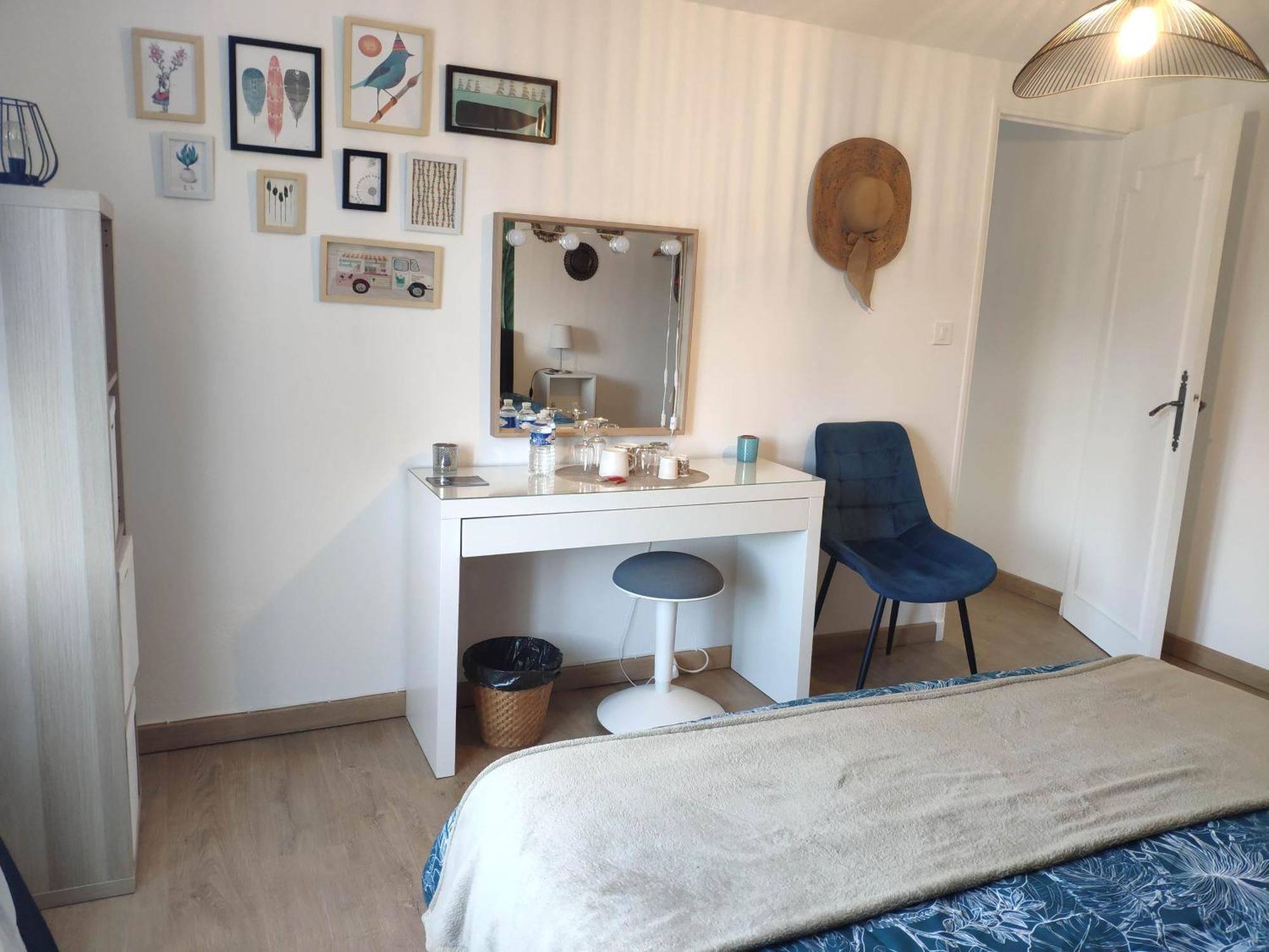 La Tourelle Suite Cosy Entre Vignoble Aixois Et Luberon Le Puy-Sainte-Réparade エクステリア 写真