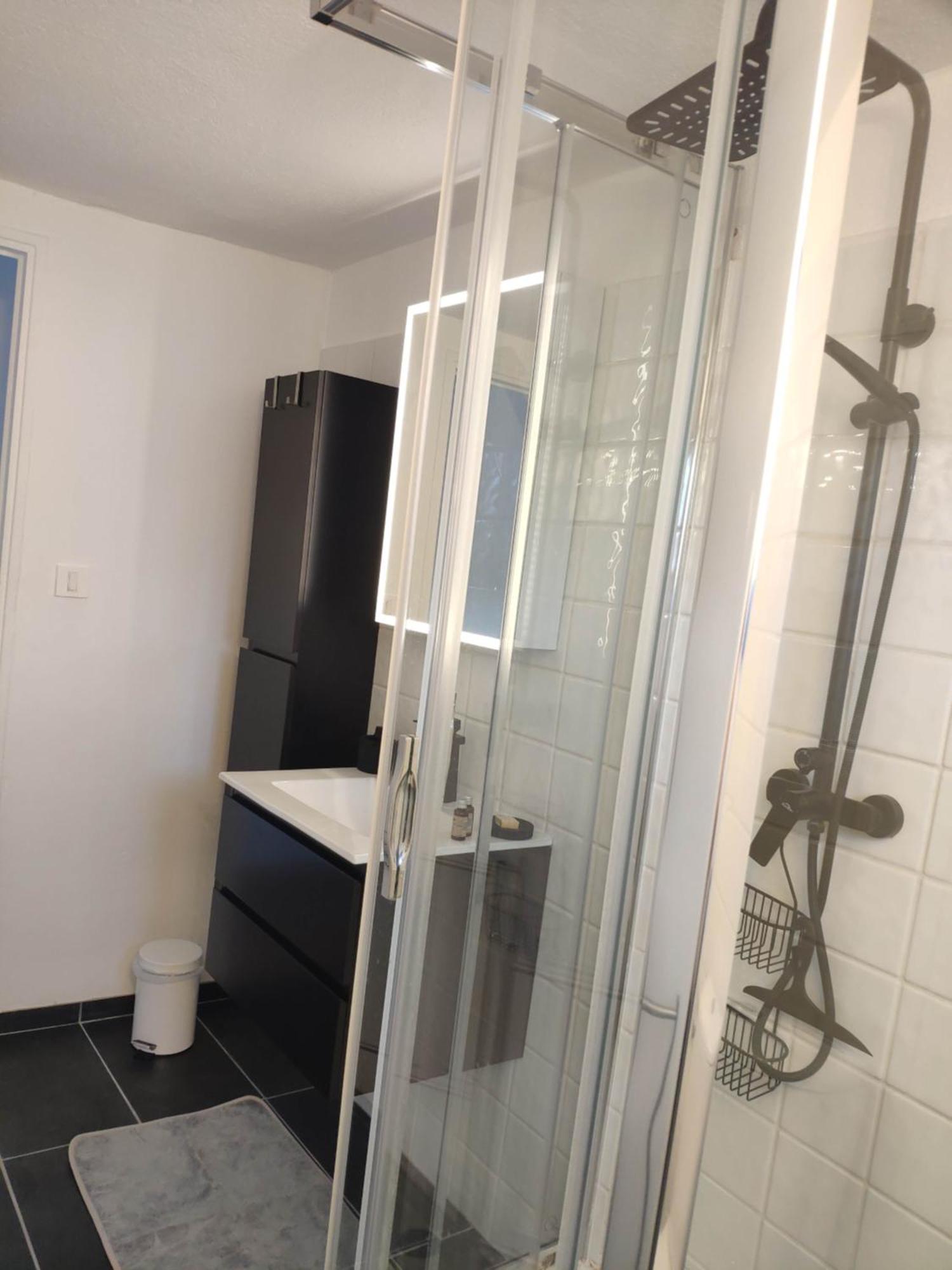 La Tourelle Suite Cosy Entre Vignoble Aixois Et Luberon Le Puy-Sainte-Réparade エクステリア 写真