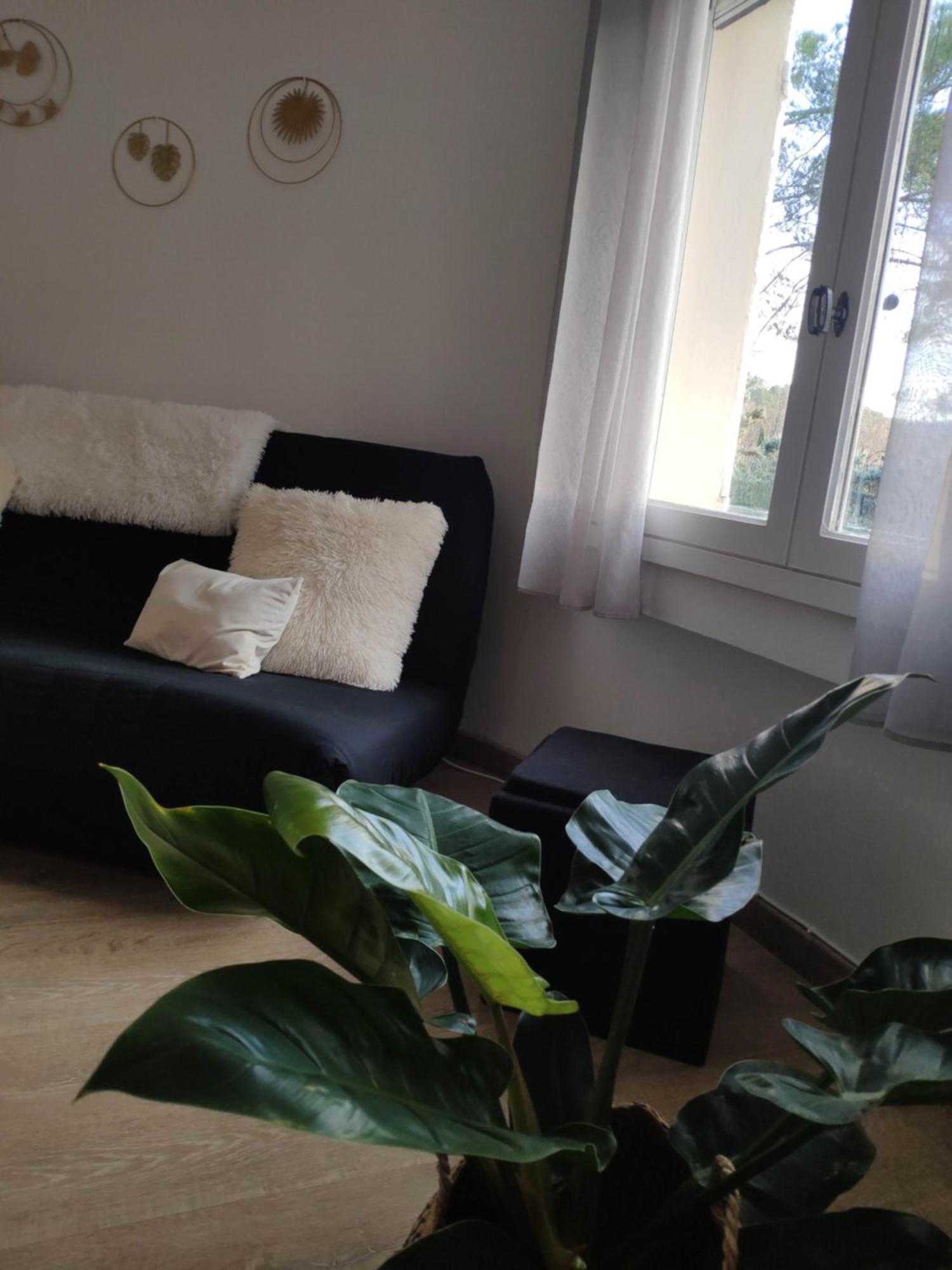 La Tourelle Suite Cosy Entre Vignoble Aixois Et Luberon Le Puy-Sainte-Réparade エクステリア 写真
