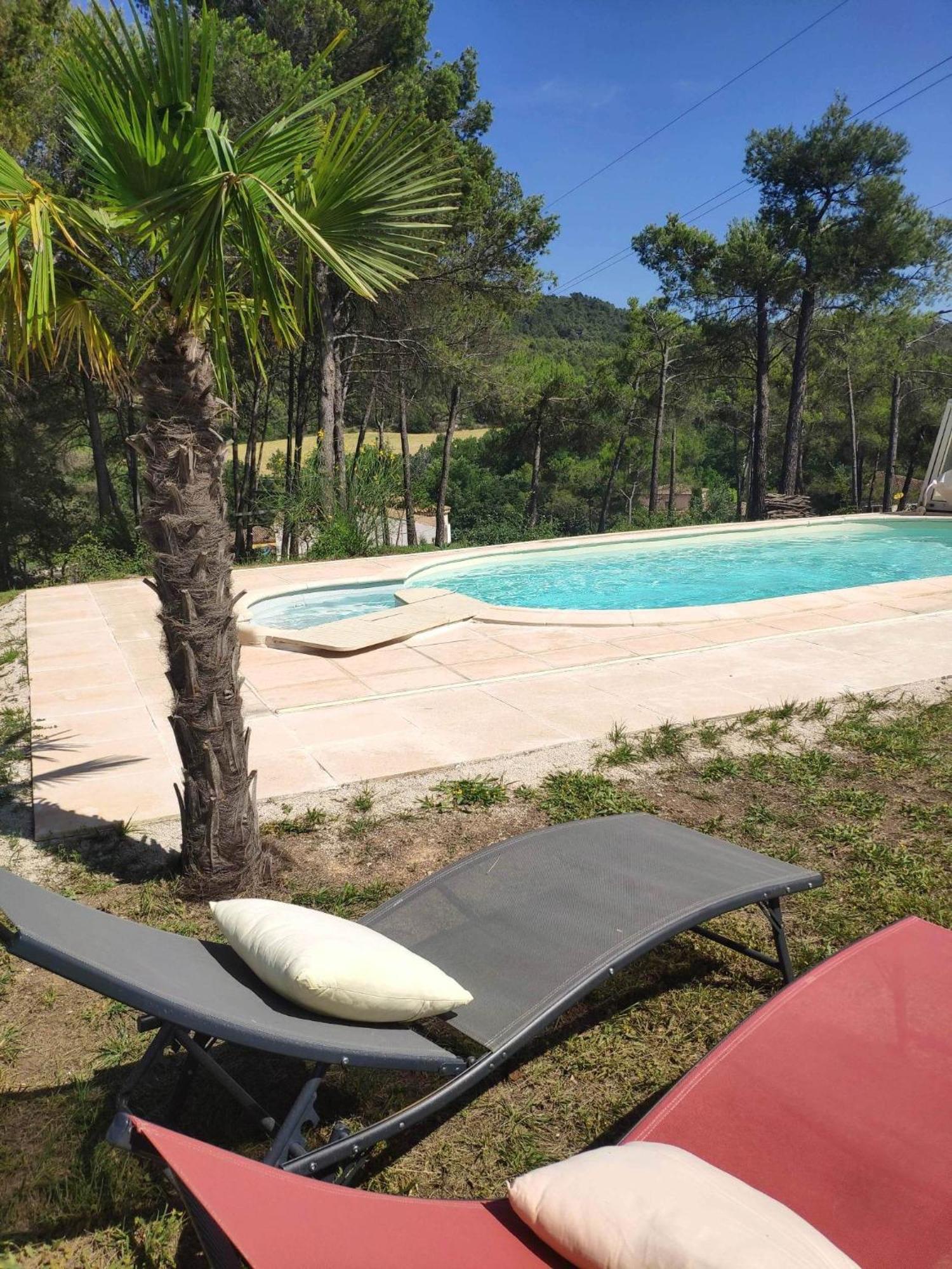 La Tourelle Suite Cosy Entre Vignoble Aixois Et Luberon Le Puy-Sainte-Réparade エクステリア 写真